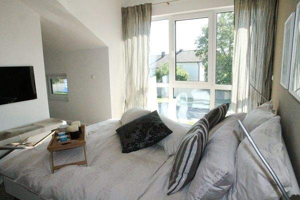 Ein schönes helles Schlafzimmer