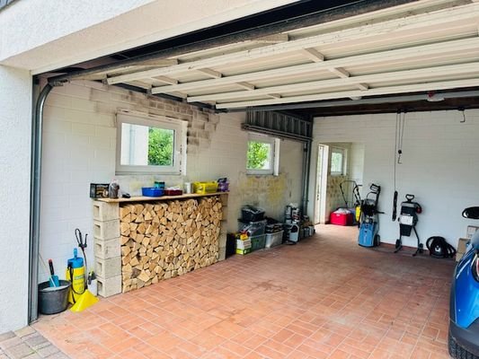 Doppelgarage mit Abstellraum