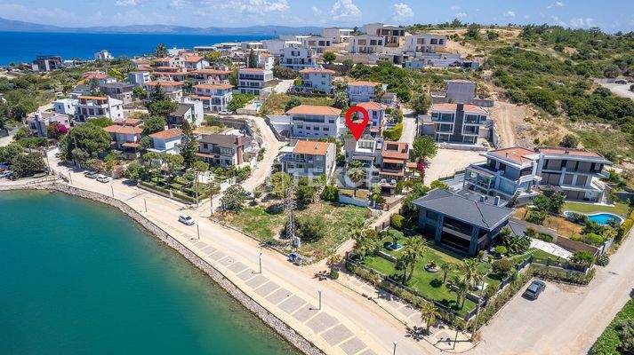 Seafront Furnished Villa with Marina View in Çeşme Dalyan