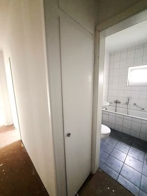 Besenschrank