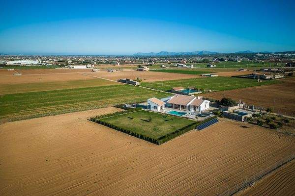Sa Pobla und Playa de Muro sind nur 15 Fahrminuten entfernt