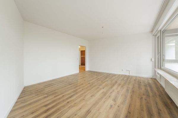 Wohnzimmer - Blick zur Diele