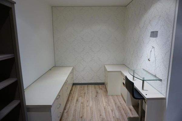 Niesche im Ladenlokal