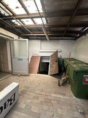 Hinterhof mit Kellerzugang