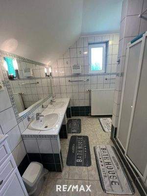 Badezimmer DG