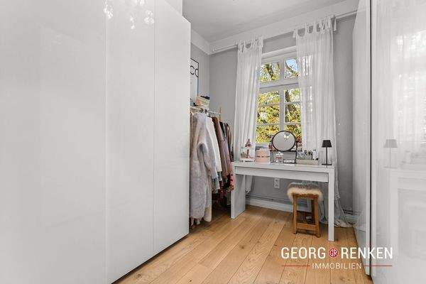 28.) EFH/Villa OG | Ankleidezimmer