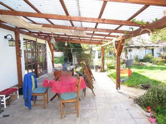 Überdachte Terrasse mit ca. 40 Quadratmeter