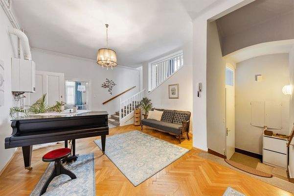 Das helle Entrée in der Bel Étage