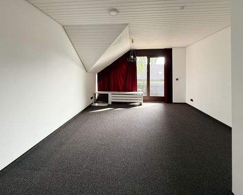 mit Zugang zur Loggia