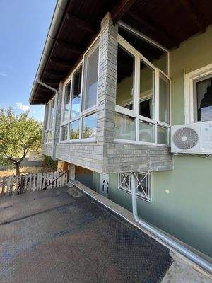 Wintergarten, darunter Öltank