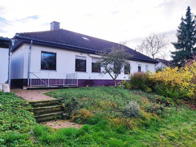 Habichtswald - Ehlen-großzügiger Bungalow mit Nachholbedarf. PROVISIONSFREI