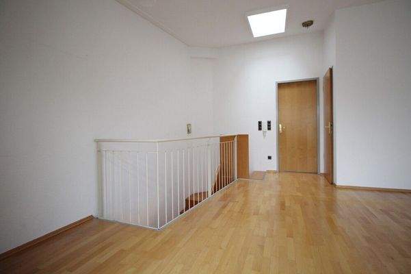 Blick zu Sclhafen und Bad (zweite Ebene)