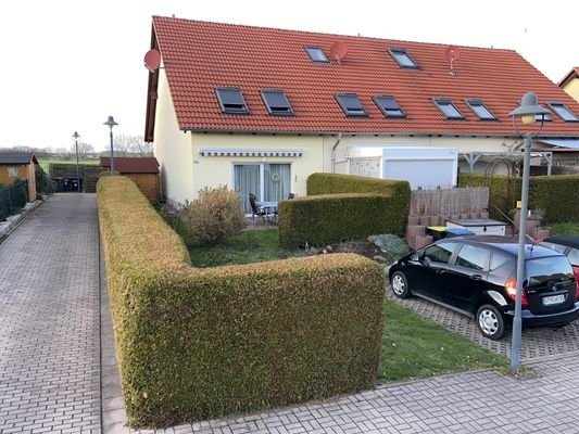 Gartenansicht mit Terrasse