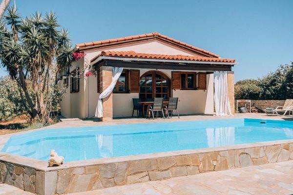 Kreta, Roumeli: Wunderschöne Villa auf dem Land