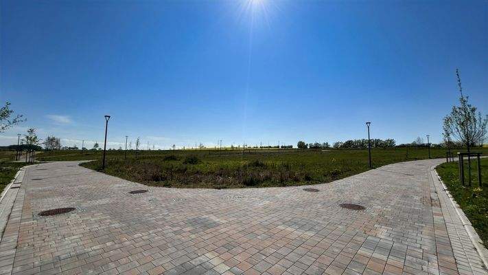 Zufahrtsstraße vom Grundstück