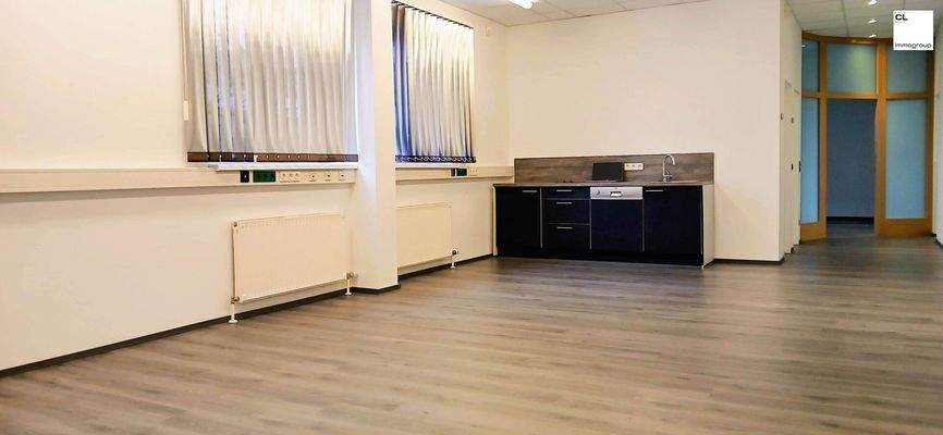 Gewerbeimmobilie in Toplage, Salzburg Maxglan - gelegen im EG; angenehmes Raum- und Arbeitsklima; mit Grün- sowie Parkflächen (c) CL-Immogroup, www.cl-immogroup.at