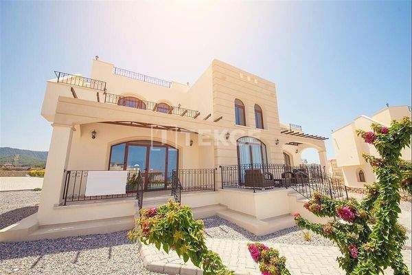 Houses in a Boutique Complex with Pool Near the Sea in Bahçeli Girne