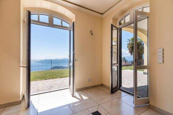 Ausgang Wohnzimmer in den Garten