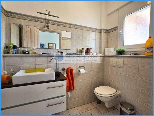 8780fb696df84195a60190409eb5a260-original