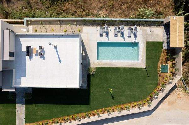 Kreta, Tavronitis: Zeitgenössisch eingerichtete Villa mit Pool zu verkaufen