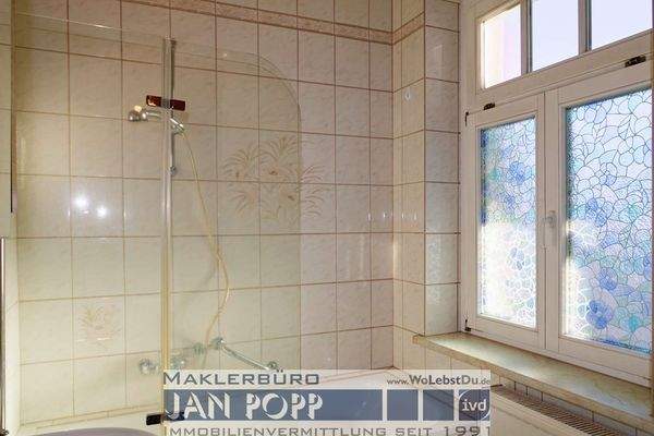 Wannenbad mit Tageslicht