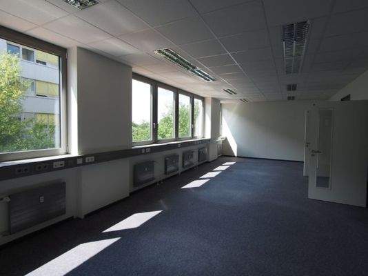 Am Wolfsmantel 46, Erlangen - Bürobsp.