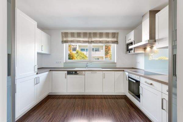 Große und moderne Küche