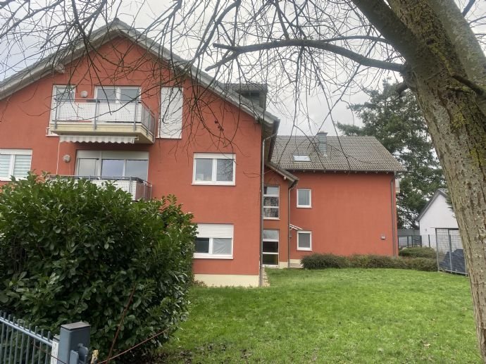 Frankenstrasse, 4 ZKDB, Gäste WC, im EG mit 100qm Garten und 1. Etage mit Balkon, Einzelgarage. Eigentümerverkauf Provisionsfrei !