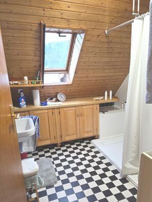 Badezimmer im DG