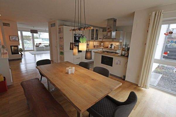 Essbereich mit offener Küche