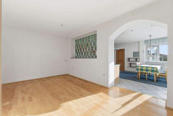 Esszimmer mit Blick in die Küche