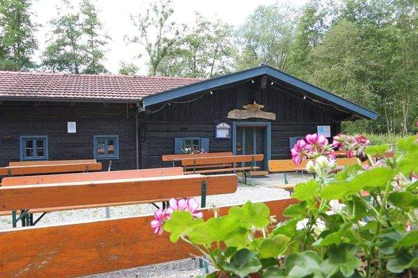 Sternsteinhof - urige Gastronomie im Grünen.jpg