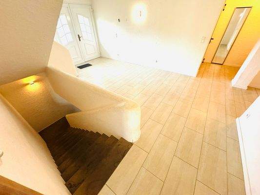 13. Eingangsbereich EG