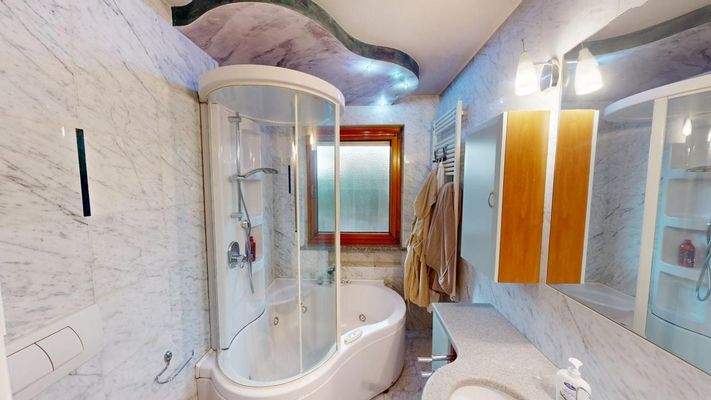 Meran-Merano-Air'Bnb-Privatvermietungslizenz-licenza turistica-Zweizimmerwohnung-bilocale-Garten-giardino