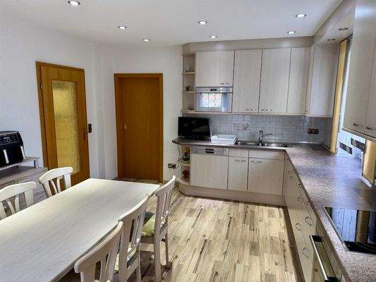Küche mit Essplatz