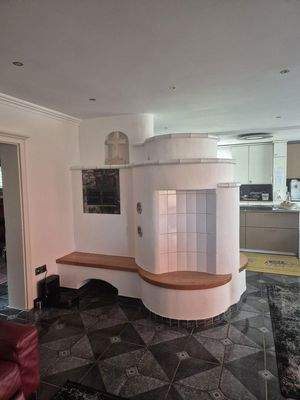 Moderner Kachelofen (EG)