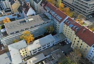 Rückgebäude im Hof