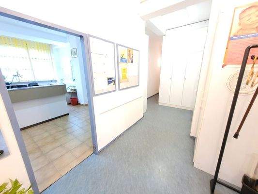 Flur (Blick von Raum 1 aus)