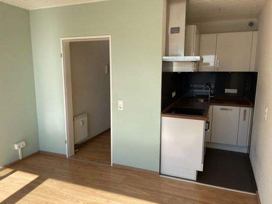 Wohnzimmer mit Küche.jpg