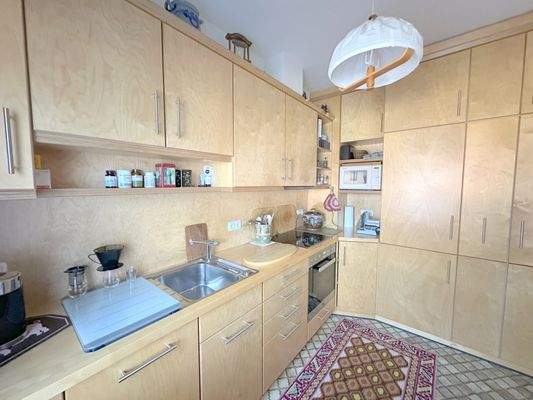 Vollholz-Einbauküche