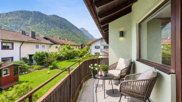 Balkon mit Bergblick