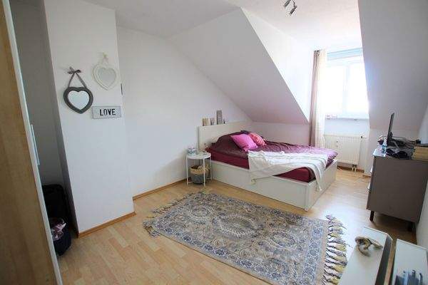 Kinderzimmer o. Schlafzimmer