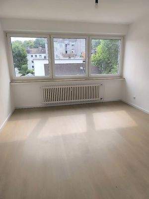 Helles Zimmer mit Aussicht