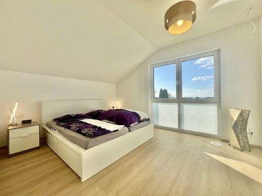 Viel Platz im Schlafzimmer OG