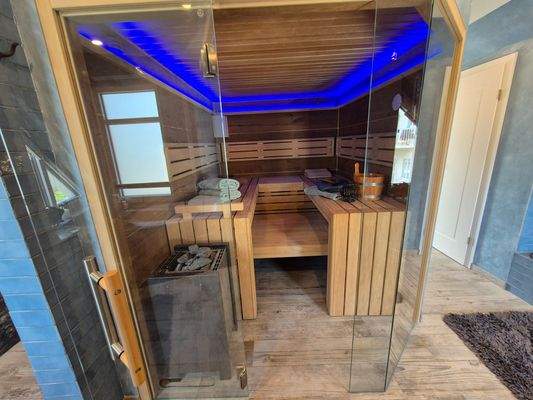 34 Sauna Bild 1 - 2K JPEG.jpg