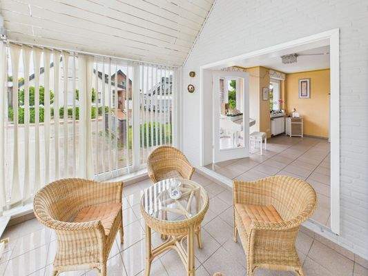 CAM03784G0-PR0065-STILL025