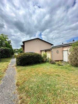 Garagen und Nebengebäude