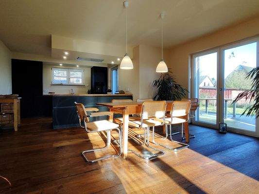 25) Essbereich und LEICHT Pantryküche.jpg