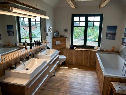 Badezimmer im Obergeschoß