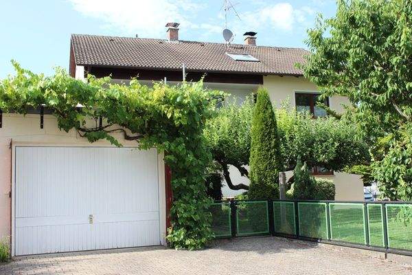 Außenansicht, Garage